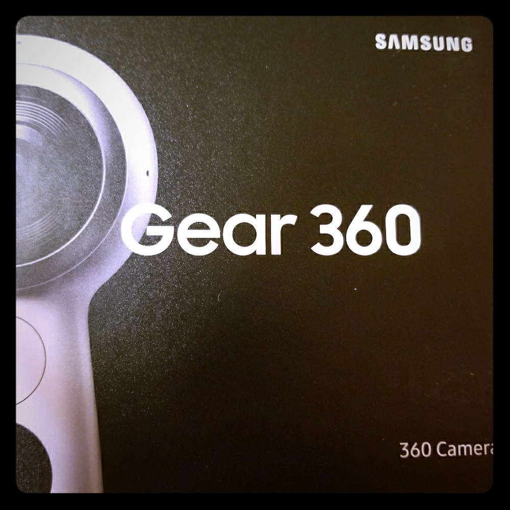 Gear 360 camera